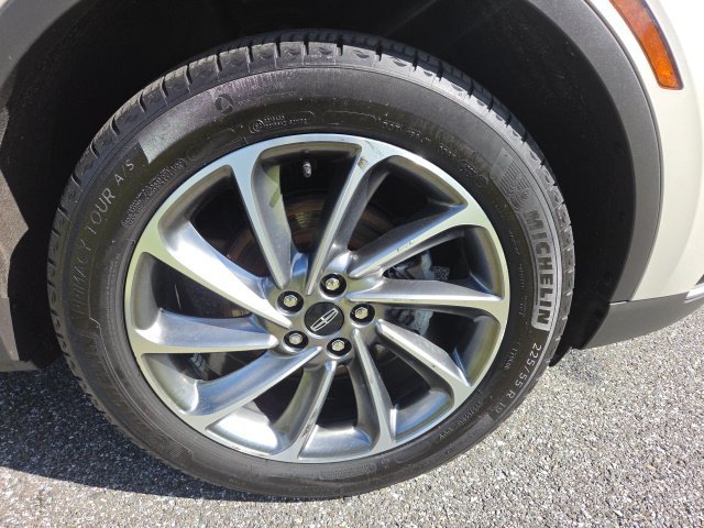Used 2024 Lincoln Corsair AWD w/ Equipment Group 101A image 5