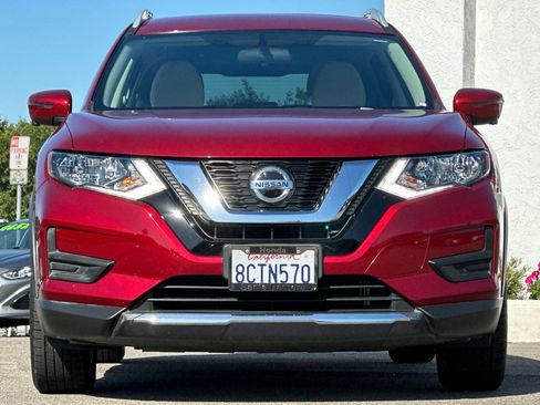 Used 2018 Nissan Rogue SV w/ Premium Package FWD image 9