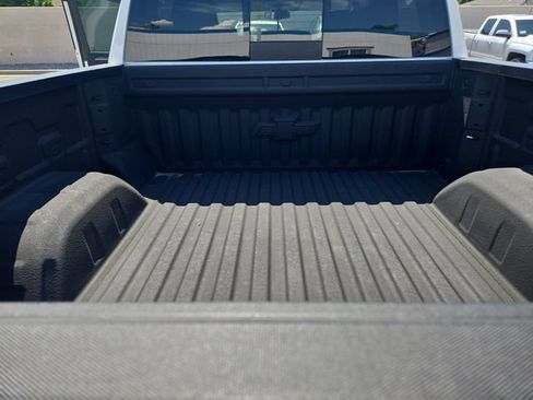 Used 2025 Chevrolet Silverado 1500 LT Trail Boss w/ Convenience Package II AWD/4WD image 5