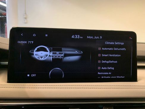 Used 2022 Genesis G70 3.3T w/ Sport Advanced Package image 29