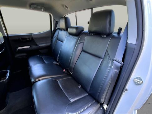 Used 2016 Toyota Tacoma SR5 w/ SR5 Appearance Package (SN) AWD/4WD image 20