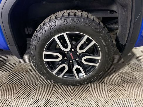 Used 2023 GMC Sierra 1500 AT4 w/ AT4 Premium Package AWD/4WD image 10
