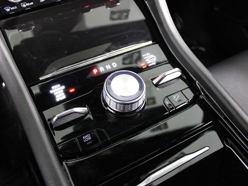 Used 2023 Jeep Grand Cherokee Overland w/ Luxury Tech Group IV image 15