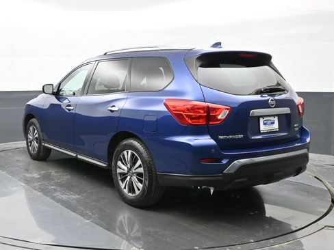 Used 2020 Nissan Pathfinder SV AWD/4WD image 2