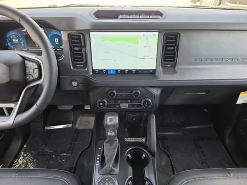Used 2025 Ford Bronco Big Bend w/ Black Diamond Package AWD/4WD image 11