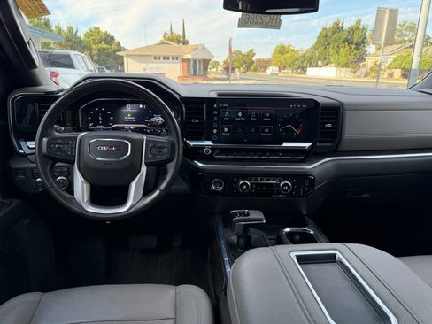 Used 2022 GMC Sierra 1500 SLT w/ SLT Convenience Package AWD/4WD image 10