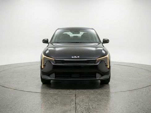 Used 2025 Kia K4 FWD image 2