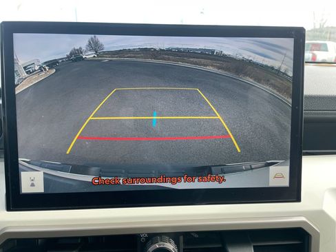 Certified 2024 Toyota Tacoma TRD Off-Road image 25