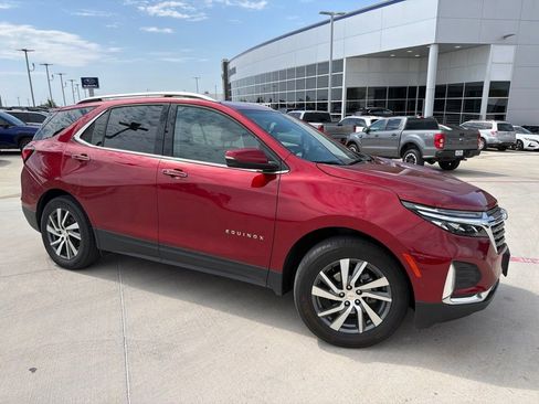 Used 2024 Chevrolet Equinox Premier AWD/4WD image 2