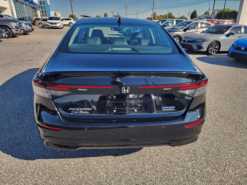 Certified 2023 Honda Accord Touring image 5