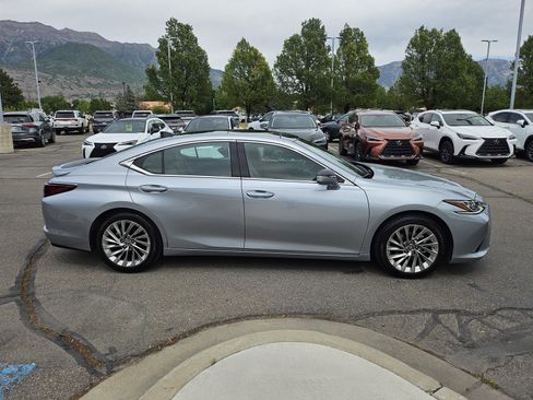 Used 2023 Lexus ES 350 w/ Accessory Package (Z1) FWD image 4