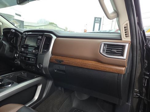 Used 2018 Nissan Titan Platinum Reserve w/ Platinum Utility Package image 13