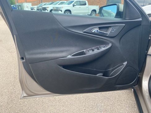 Used 2024 Chevrolet Malibu LT image 9