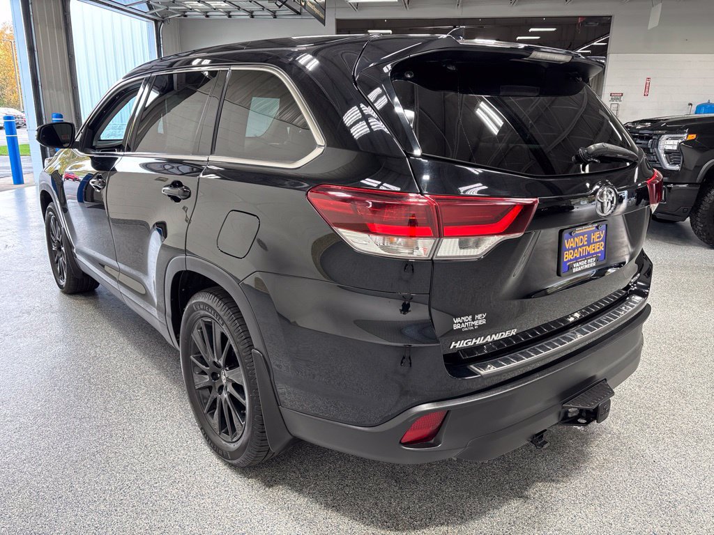 Used 2019 Toyota Highlander SE AWD/4WD image 5