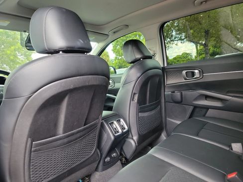 Used 2023 Kia Sorento S w/ Panoramic Sunroof Package FWD image 14