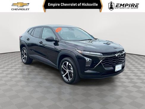 Used 2024 Chevrolet Trax RS w/ Sunroof Package image 1