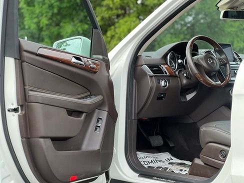 Used 2018 Mercedes-Benz GLS 450 4MATIC image 9