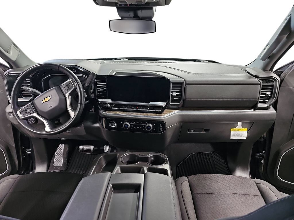 Used 2023 Chevrolet Silverado 1500 LT AWD/4WD image 9