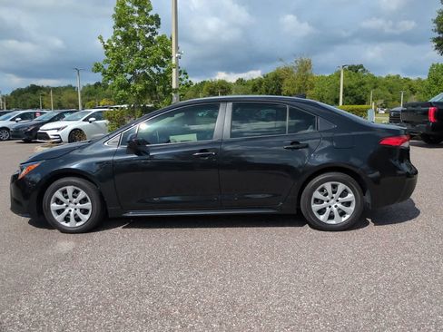 Certified 2021 Toyota Corolla LE FWD image 3