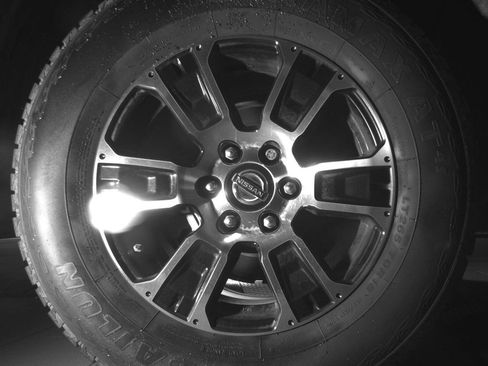 Used 2021 Nissan Titan SV w/ SV Convenience Package RWD image 13