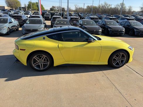 Used 2024 Nissan Z Sport w/ Floor Mat Package RWD image 7