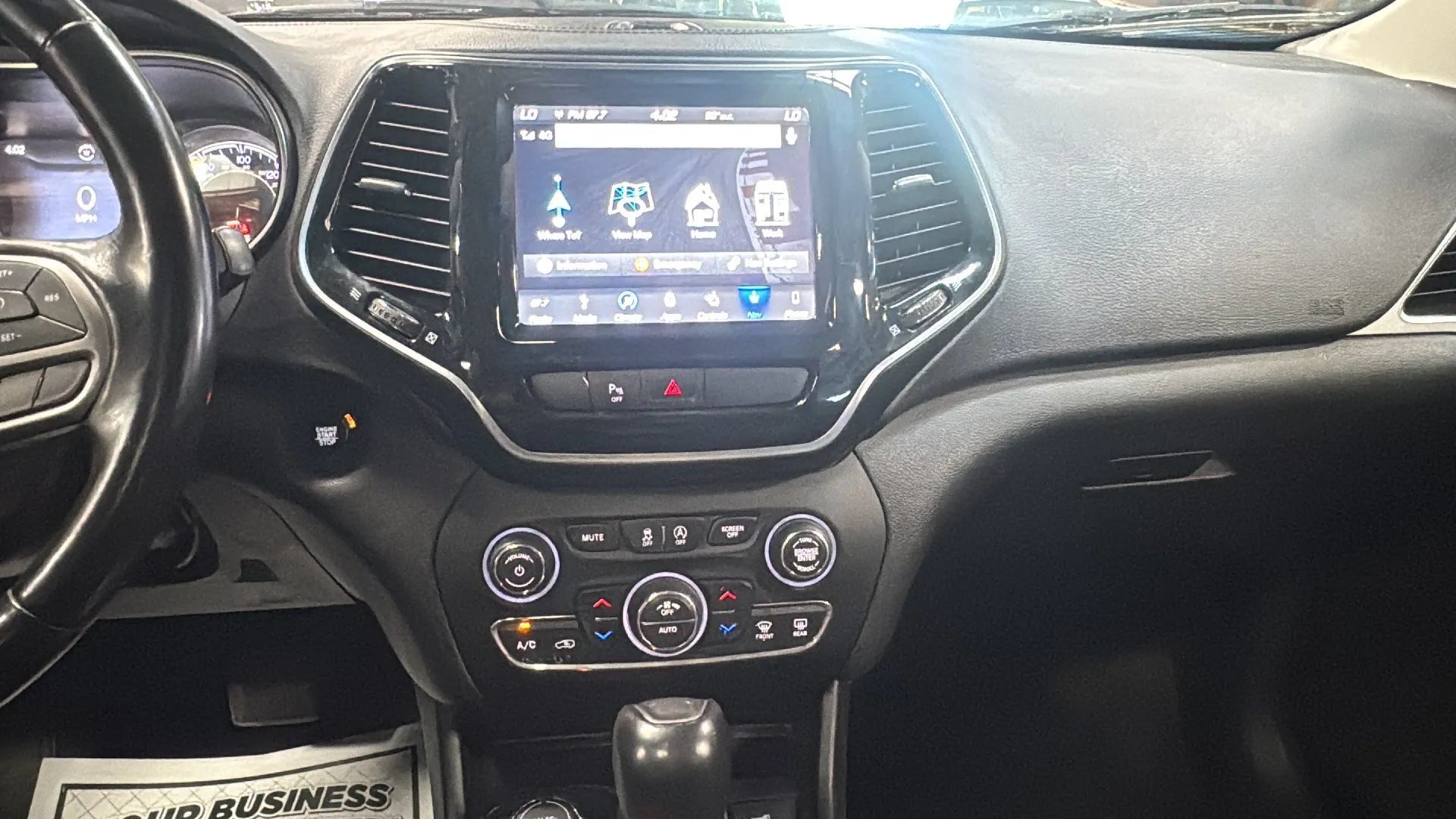 Used 2019 Jeep Cherokee Limited AWD/4WD image 23
