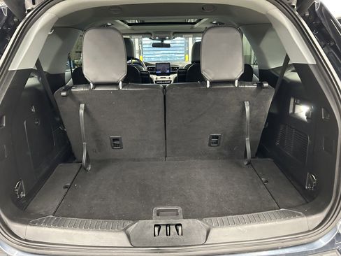 Used 2022 Ford Explorer XLT w/ Equipment Group 202A image 15