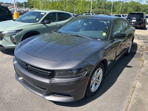 Used 2023 Dodge Charger SXT RWD image 3