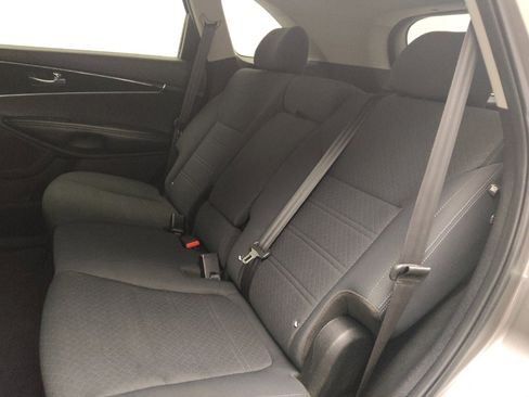 Used 2018 Kia Sorento LX image 18