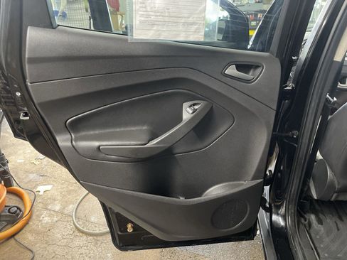 Used 2018 Ford Escape SEL image 18