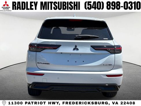 New 2026 Mitsubishi Outlander LE AWD/4WD image 18