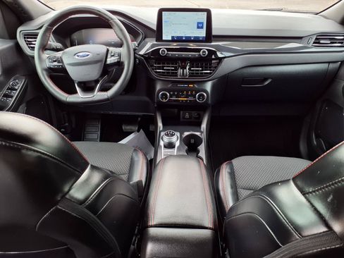 Certified 2025 Ford Escape ST-Line Select AWD/4WD image 18