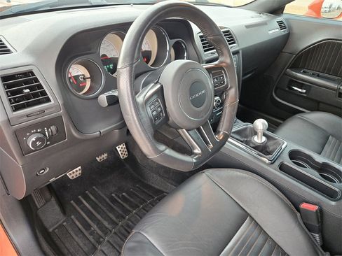 Used 2014 Dodge Challenger R/T image 11