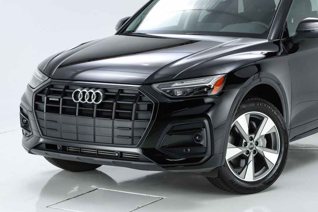 Used 2025 Audi Q5 2.0T Premium w/ Convenience Plus Package AWD/4WD image 3