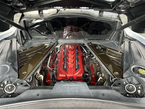 Used 2021 Chevrolet Corvette Stingray Premium Cpe w/ Z51 Performance Package RWD image 3