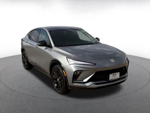 Used 2025 Buick Envista Sport Touring image 3