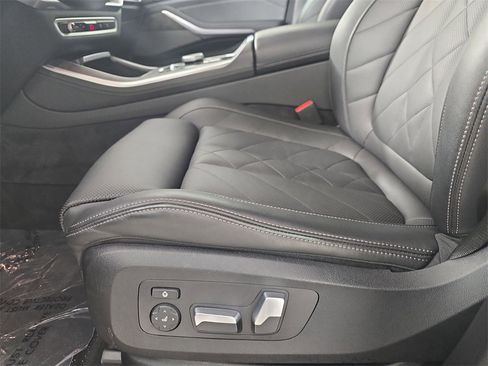Certified 2024 BMW X5 xDrive40i w/ Premium Package image 29