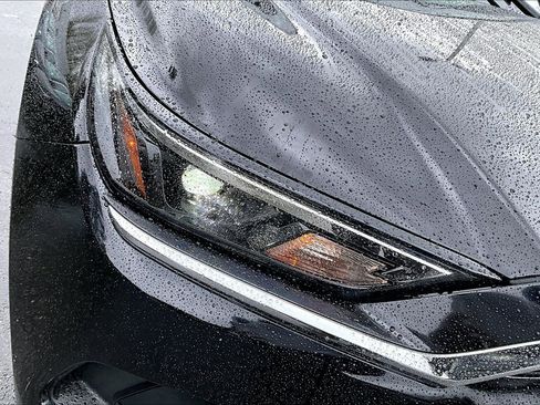 Used 2025 Toyota Grand Highlander FWD image 32