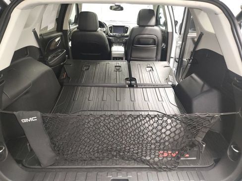 Used 2022 GMC Terrain Denali w/ Denali Premium Package AWD/4WD image 14