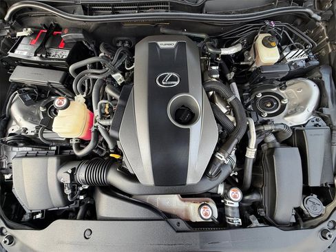 Used 2017 Lexus IS 200t image 9