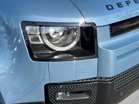 Certified 2025 Land Rover Defender 110 X-Dynamic SE image 9