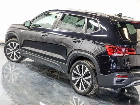 Used 2022 Volkswagen Taos SE image 11