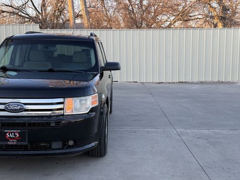 Used 2009 Ford Flex SE image 10