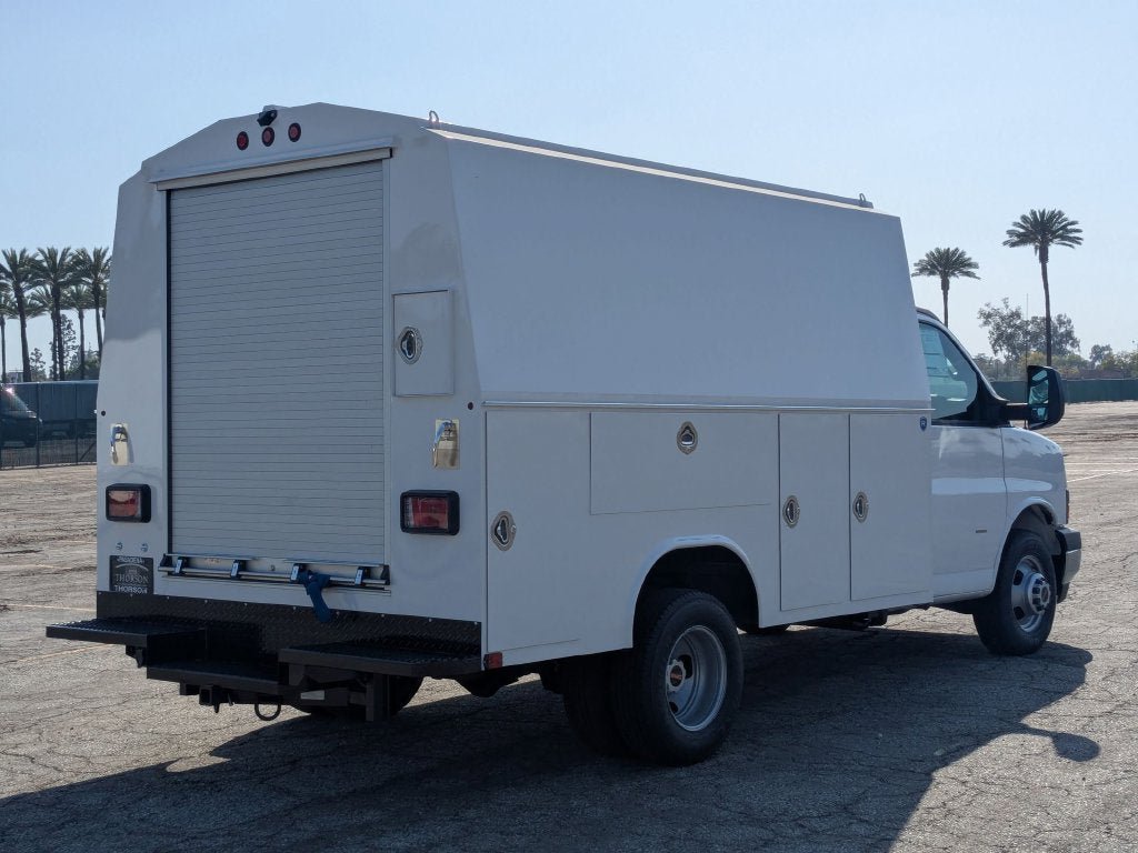 New 2026 GMC Savana 3500 w/ Power Convenience Package RWD image 7