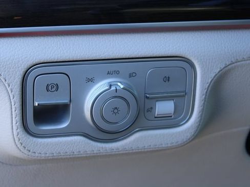 Used 2024 Mercedes-Benz GLS 450 4MATIC image 14