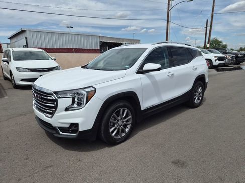 Used 2024 GMC Terrain SLT image 4