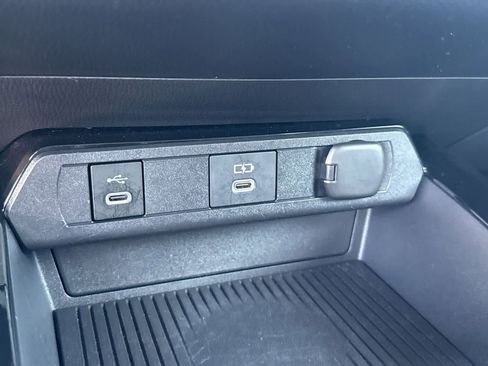 Used 2024 Toyota Prius Limited image 23