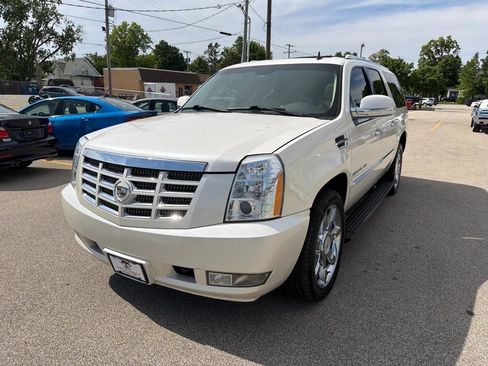 Used 2010 Cadillac Escalade ESV Premium AWD/4WD image 4