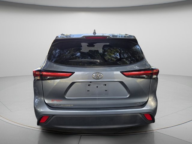 Used 2022 Toyota Highlander XLE FWD image 6