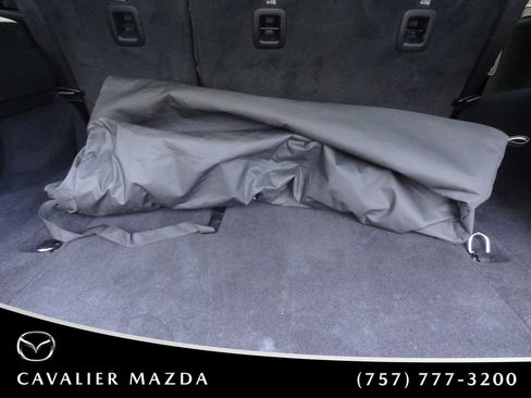 Used 2025 Jeep Wrangler Unlimited Sahara AWD/4WD image 11